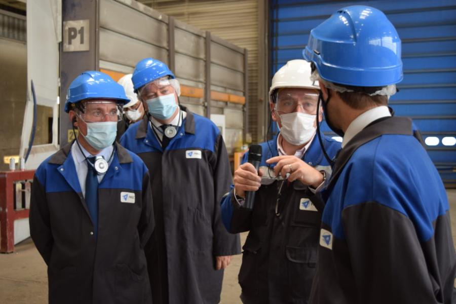 600 000 € du plan de Relance En plein essor depuis près d’un an, la FMGC a été récemment retenue dans le plan de Relance national. La fonderie bénéficiera d’une enveloppe de 600 000 € pour l’aider à financer deux de ses futurs projets : 150 000 € pour la construction d’un bâtiment technique permettant de regrouper tous les métiers de la maintenance et du développement industriel. Un projet global de 1,9 millions d’€ qui doit permettre d’accueillir « une quinzaine d’apprentis sur 5 ans » et « d’améliorer l’